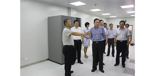 2016年6月17日，煙臺市政協(xié)副主席張行如到棲霞德豐調(diào)研指導工作